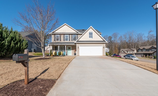this image shows concrete driveway contractor in Suffolk, Virginia